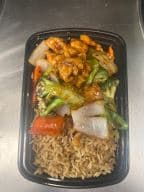 Best Chicken w. Garlic Sauce (Combo Platter) in Powell, OH